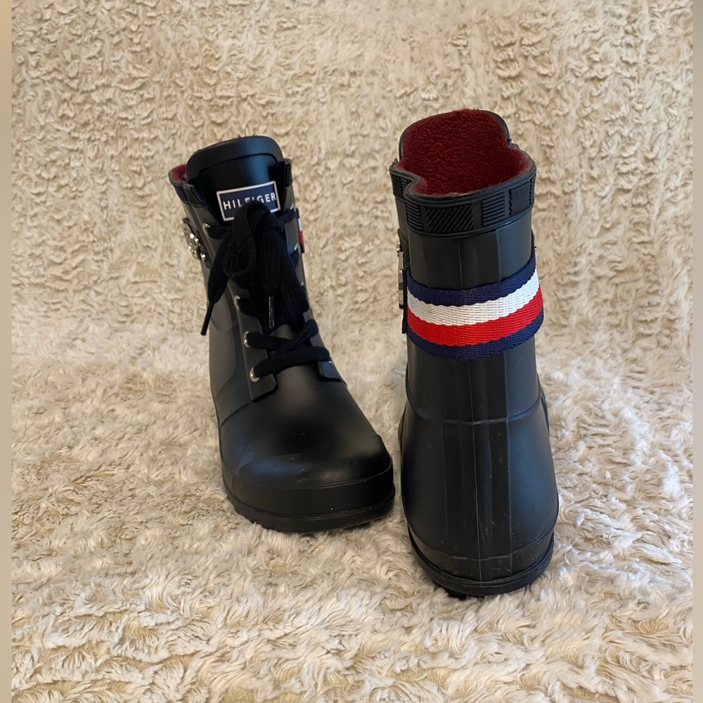 EUC Tommy Hilfiger Women’s Size 8 Rain Boots - Picture 6 of 8